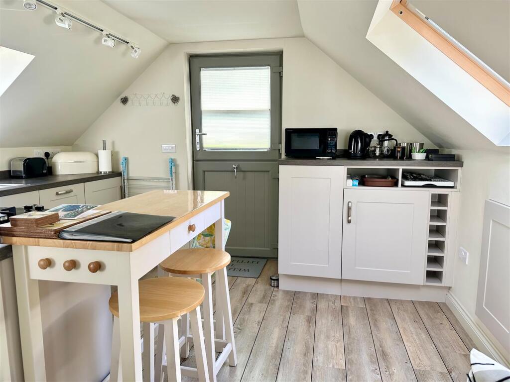 Annexe Kitchen 3.jpg