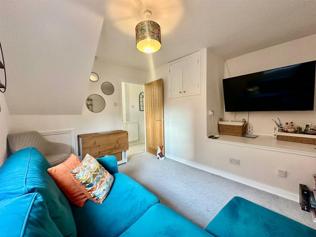 WhatsApp Image 2024-11-13 at 16.13.36_104df305.jpg