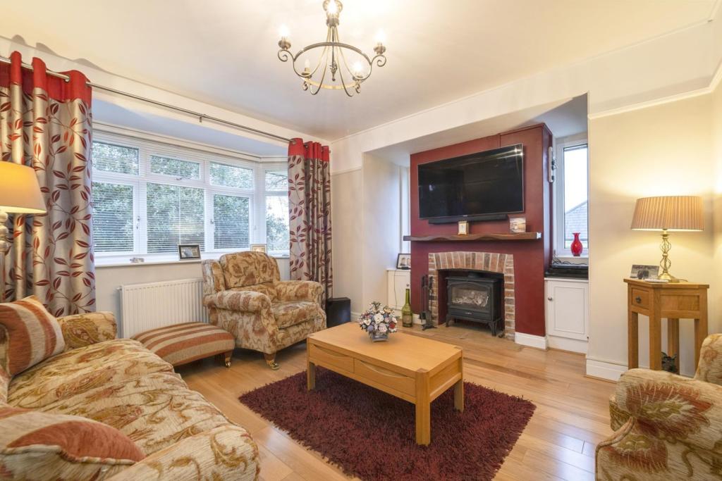Lounge/Dining Room