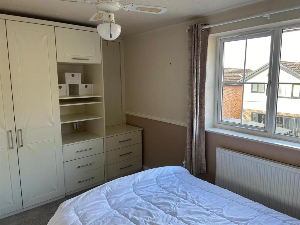 Bedroom: