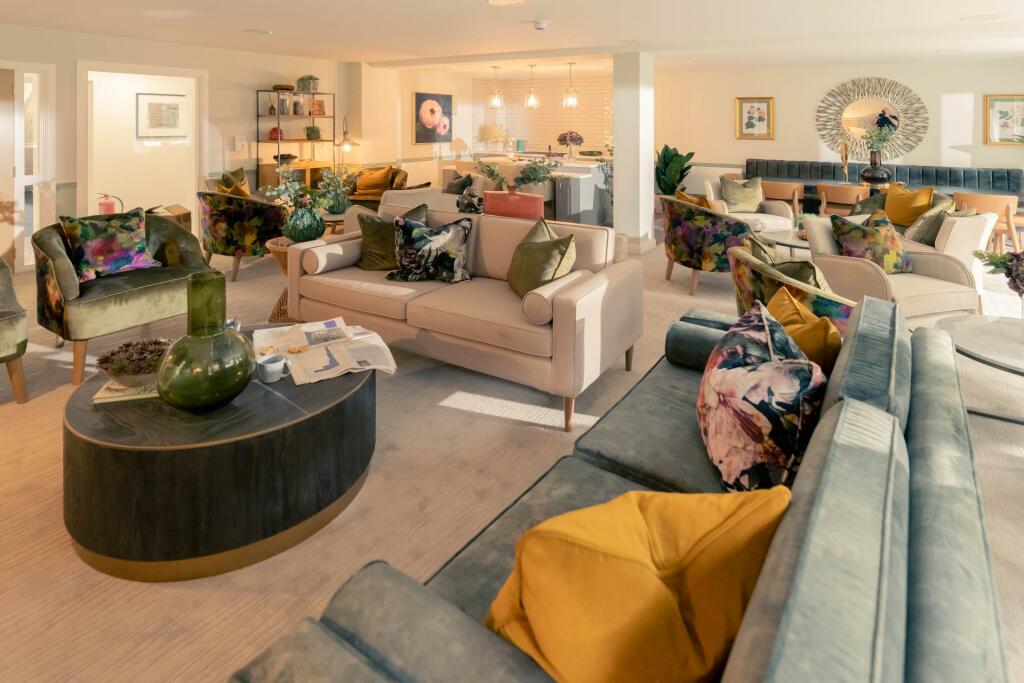 Homeowners Lounge   