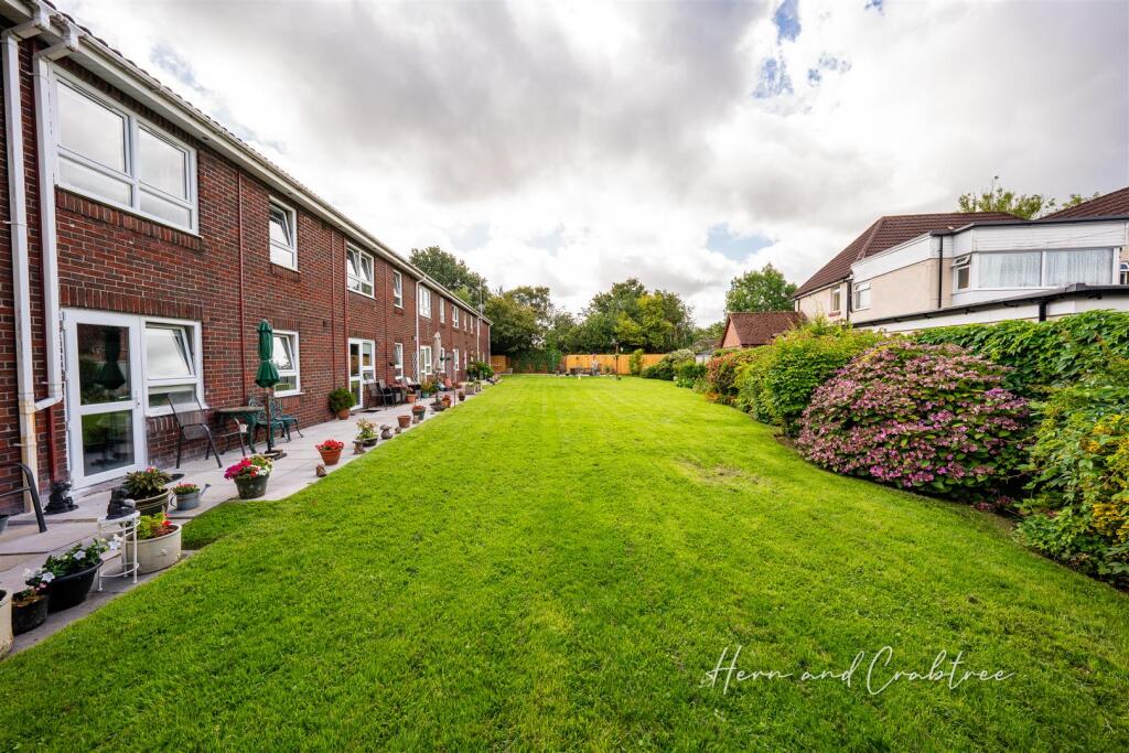 Restway Court, Danescourt, HernCrabtree (2).jpg
