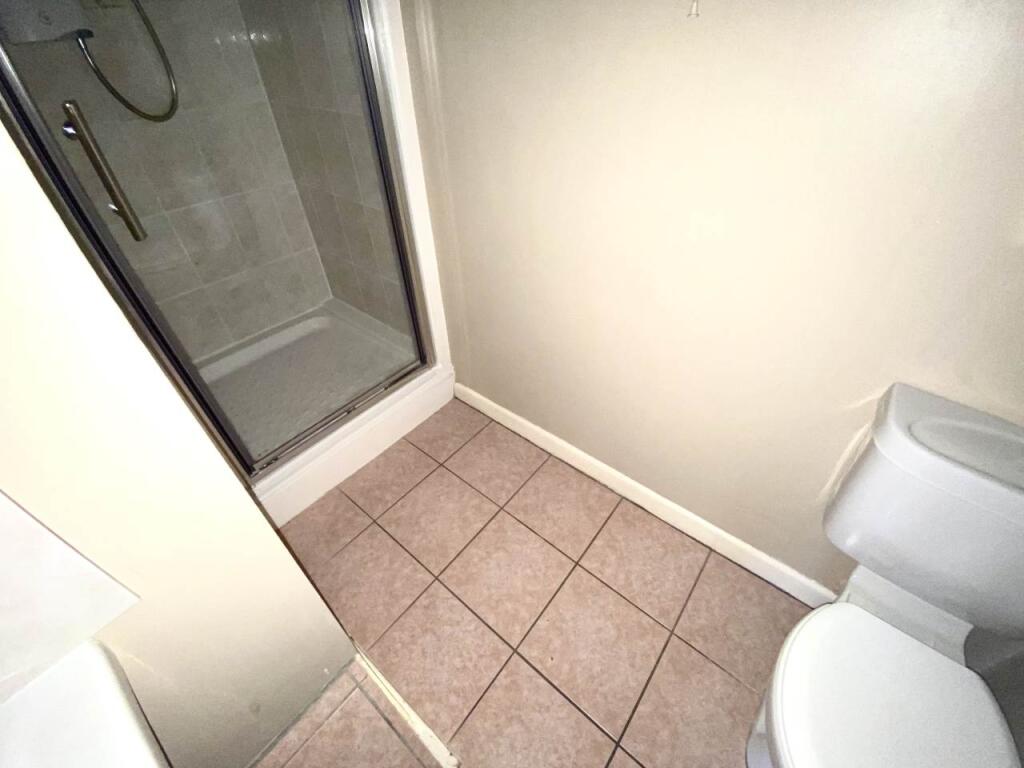 Shower Room &amp; W/c