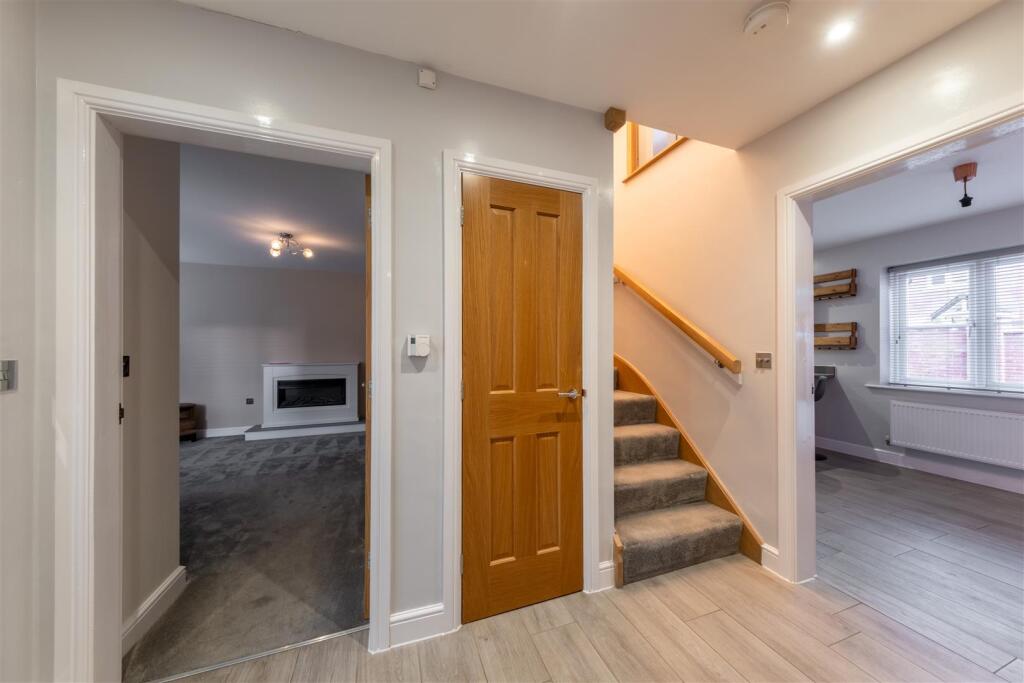 2 Bluebell Close-028.JPG