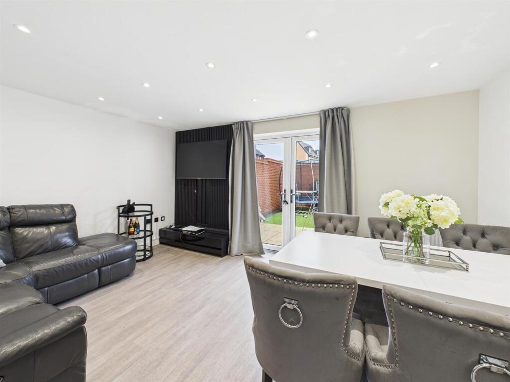 CAM03975G0-PR0083-STILL002 (1).jpg