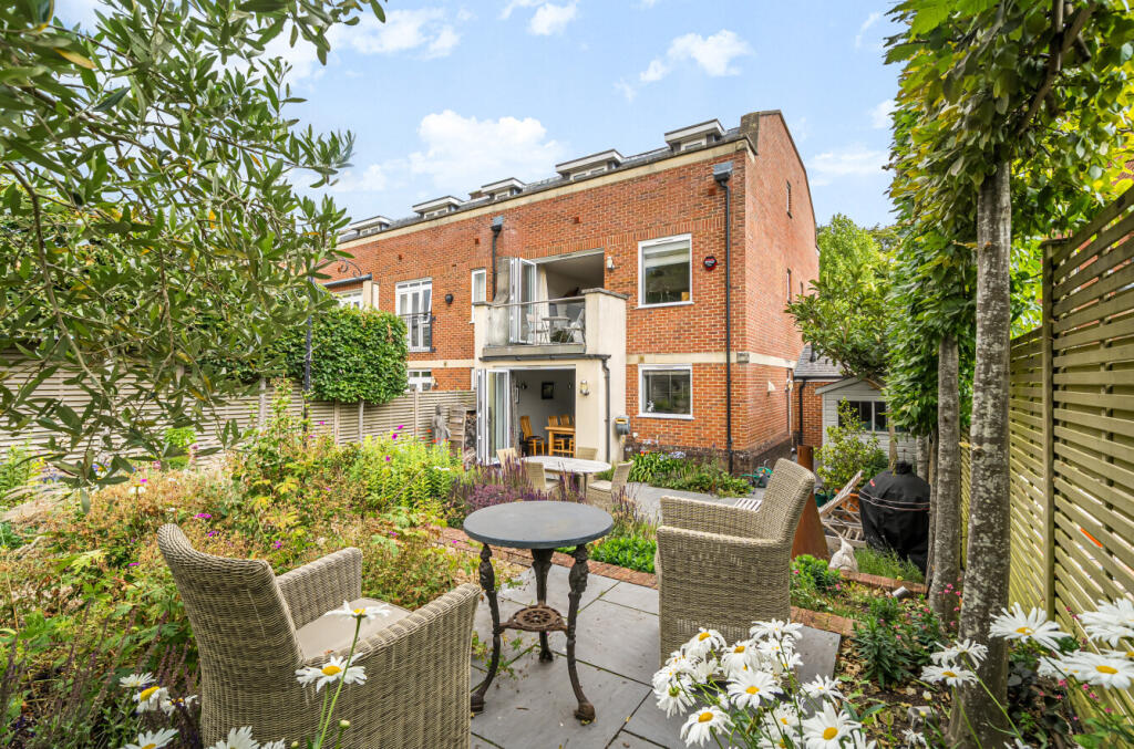 1320618-6-6874e58...