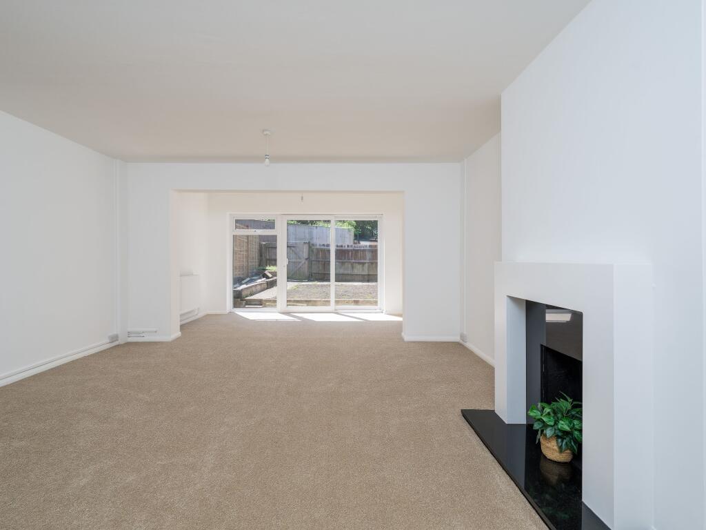 Living Room (view a)