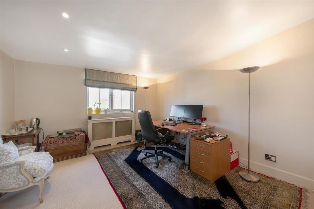 Flat 3, 3 Eaton Place Hi-21.jpg