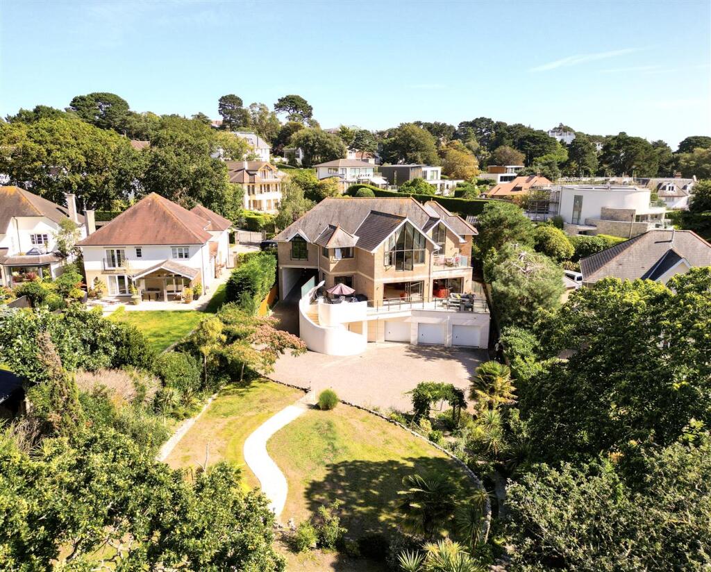 Brudnell_Avenue_Aerial_Shot-2.jpg