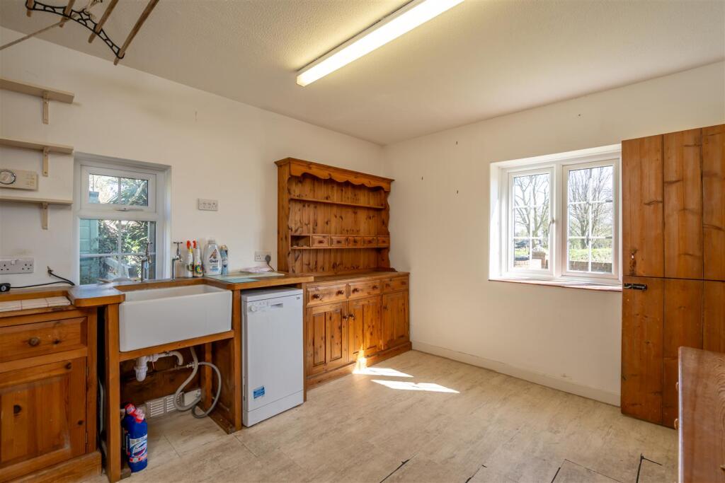 Kitchen Diner 2.jpg