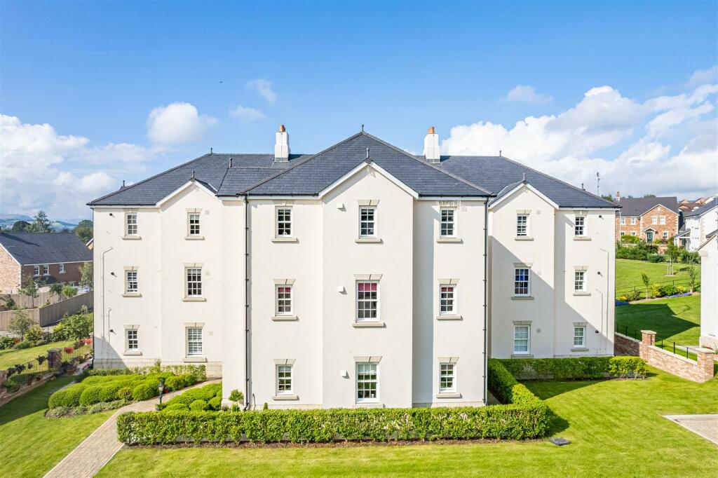 20 Manor Park