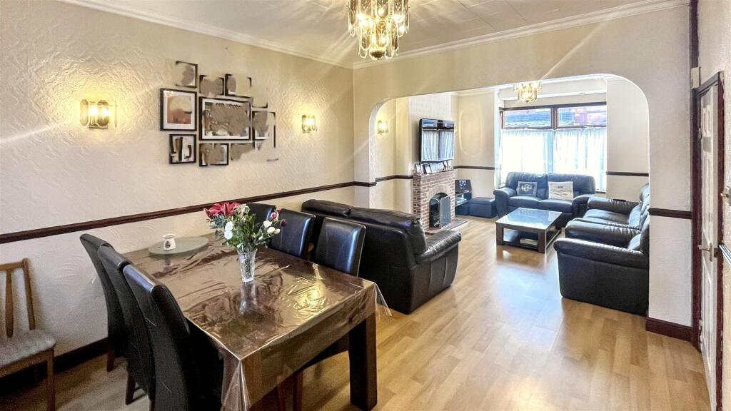 Through Lounge
