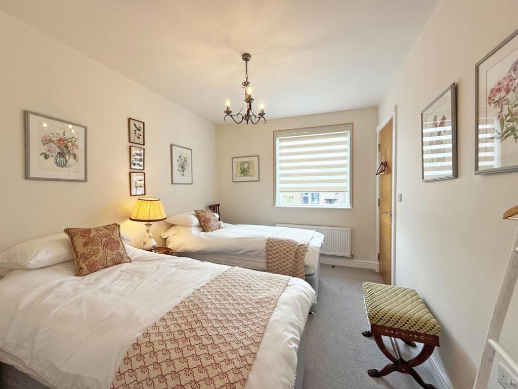 thumbnail_image3 (1).jpg