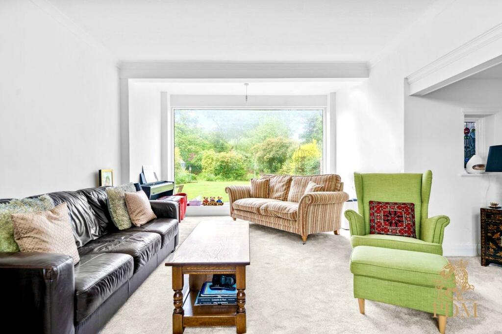 2 Parkside Wollaton NG8 2NN