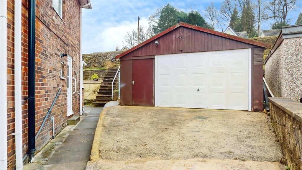 Drive &amp; Garage