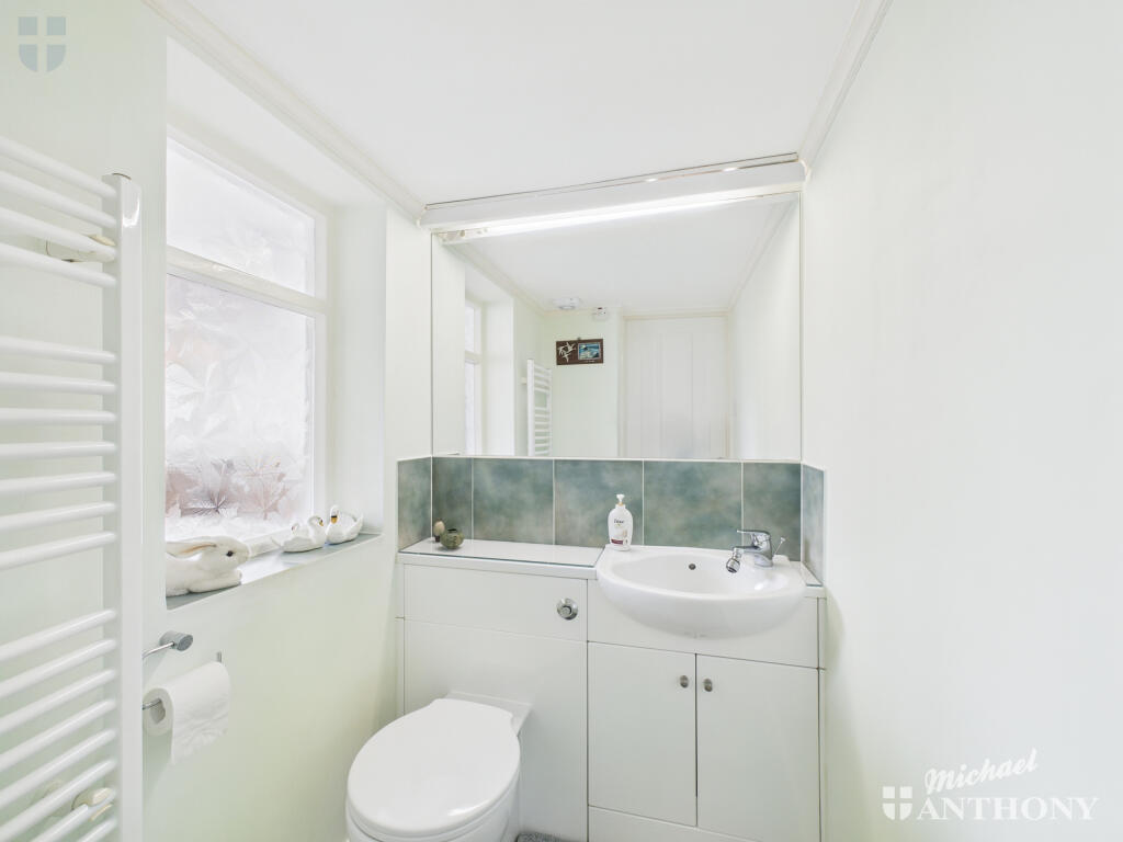 CAM03218G0-PR0758-STILL001