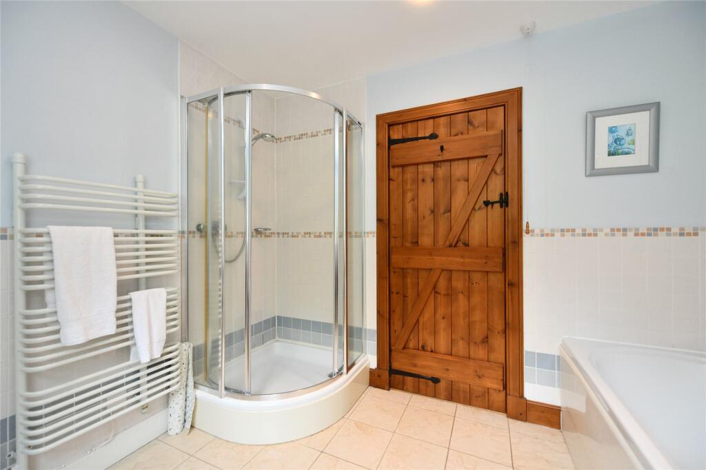 G Fl Bathroom