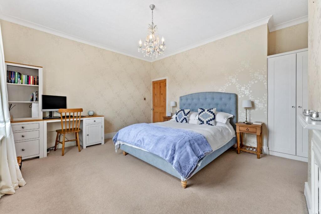 111 HEYES LANE-15.jpg