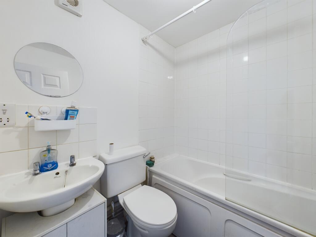 CAM02545G0-PR0006-STILL003