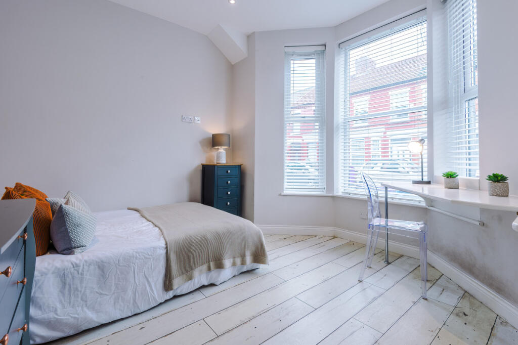 67 Woodcroft Road Bedroom 14