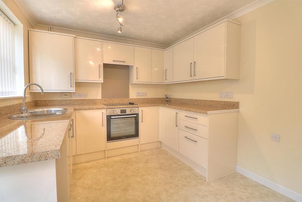 Tolefrey Gardens 18 Kitch Area (Custom).jpg