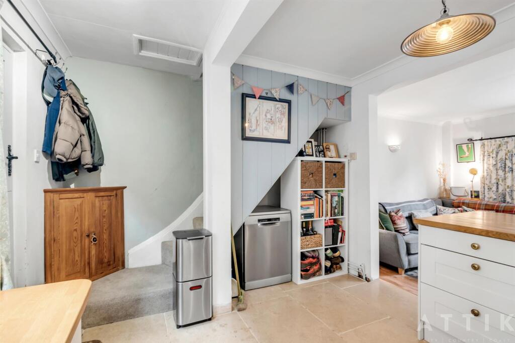 6B Chediston Street, Halesworth IP19 8BE (14).jpg