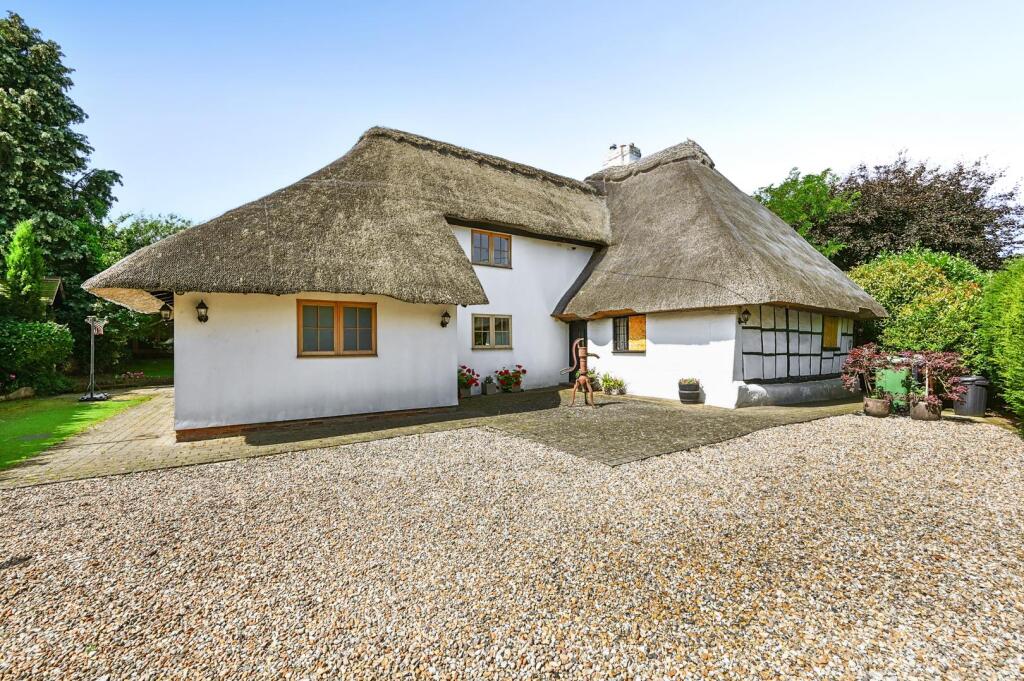 Tickham Cottage ME90HS (72).jpg