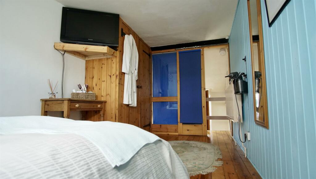 Double Bedroom