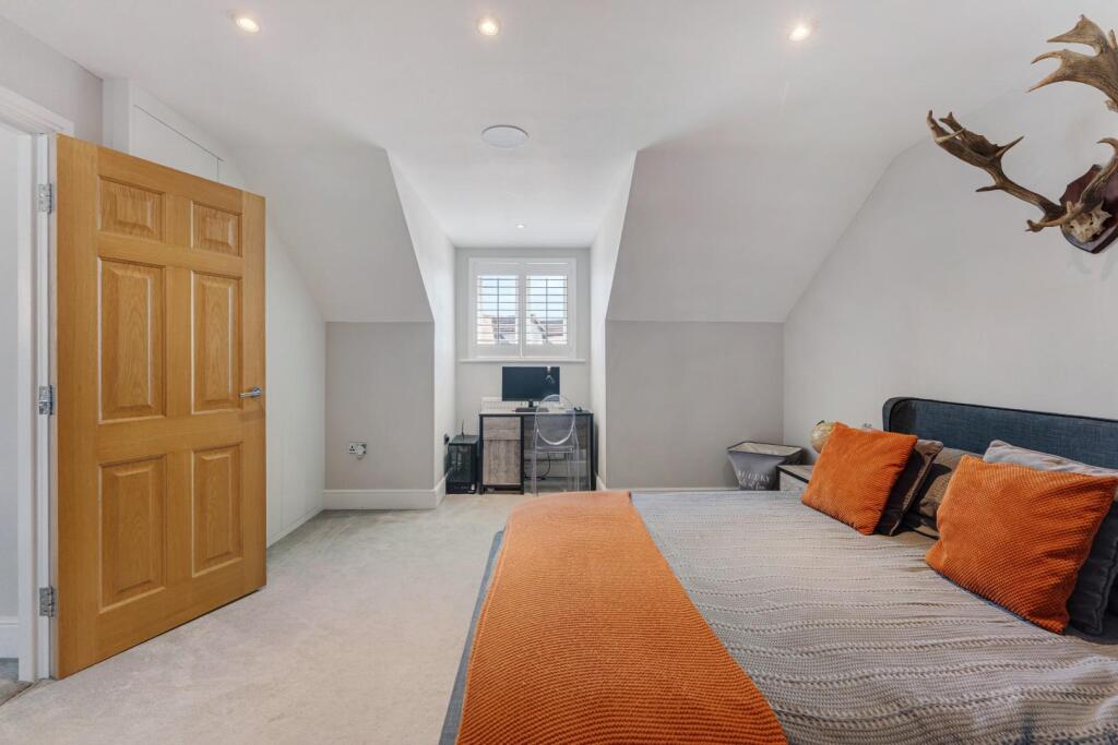 Bletchley Park Way, Wilmslow-2.jpg