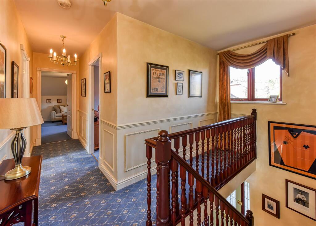 5 Hellier Drive-Landing.jpg