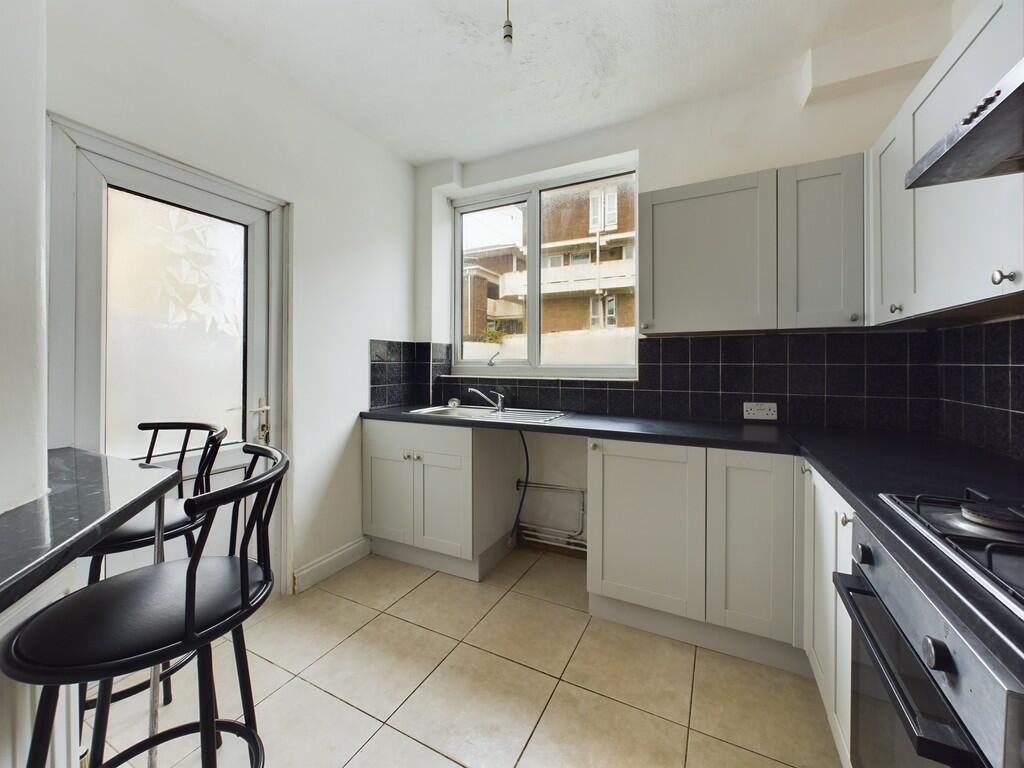 CAM03974G0-PR0034...