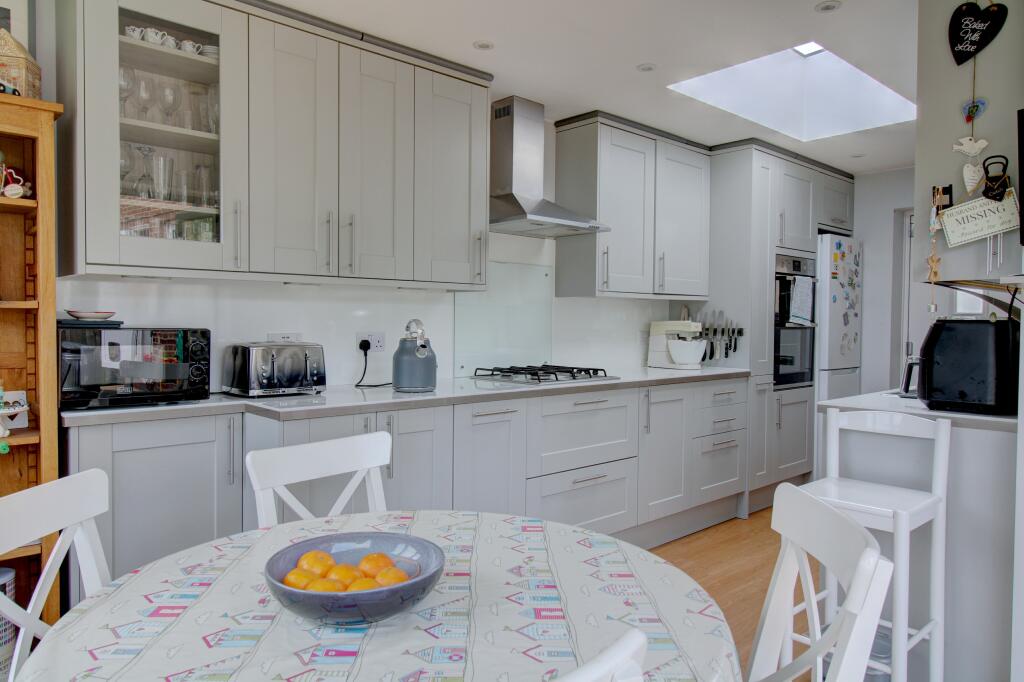 Kitchen-breakfast room 2