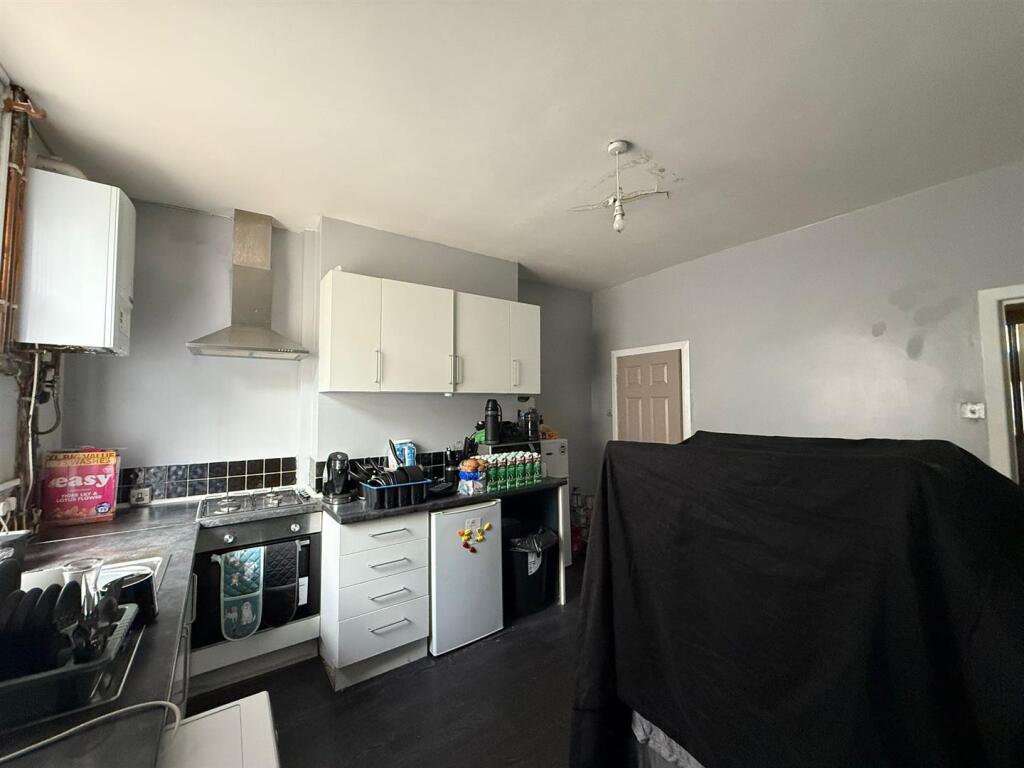 Kitchen part 2.jpeg