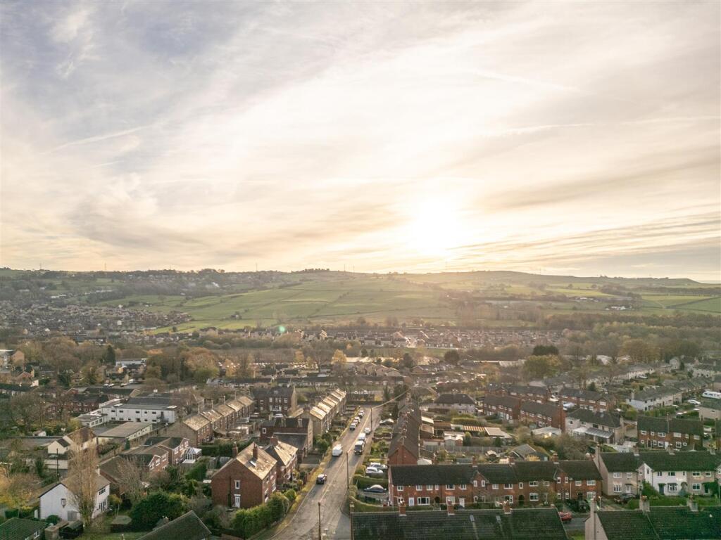 52 - 99B Knowl Road WF14 9RQ.jpg