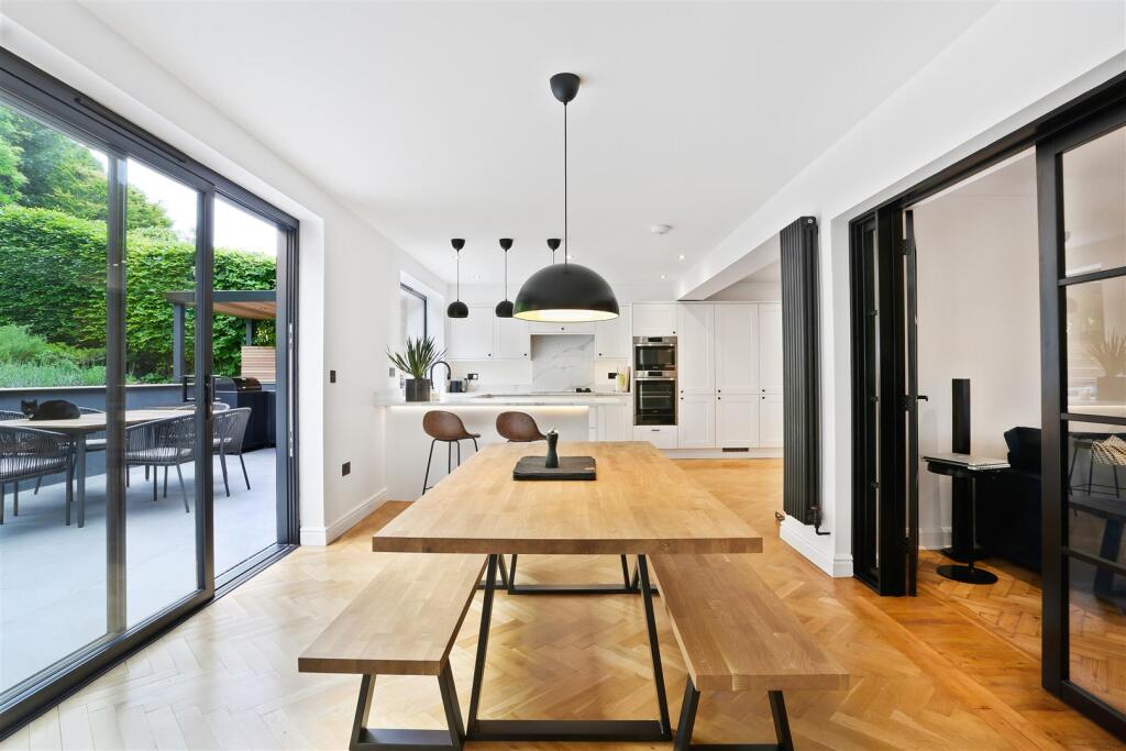 1249733894 - 43 Green Curve, SM7 - 90.jpg