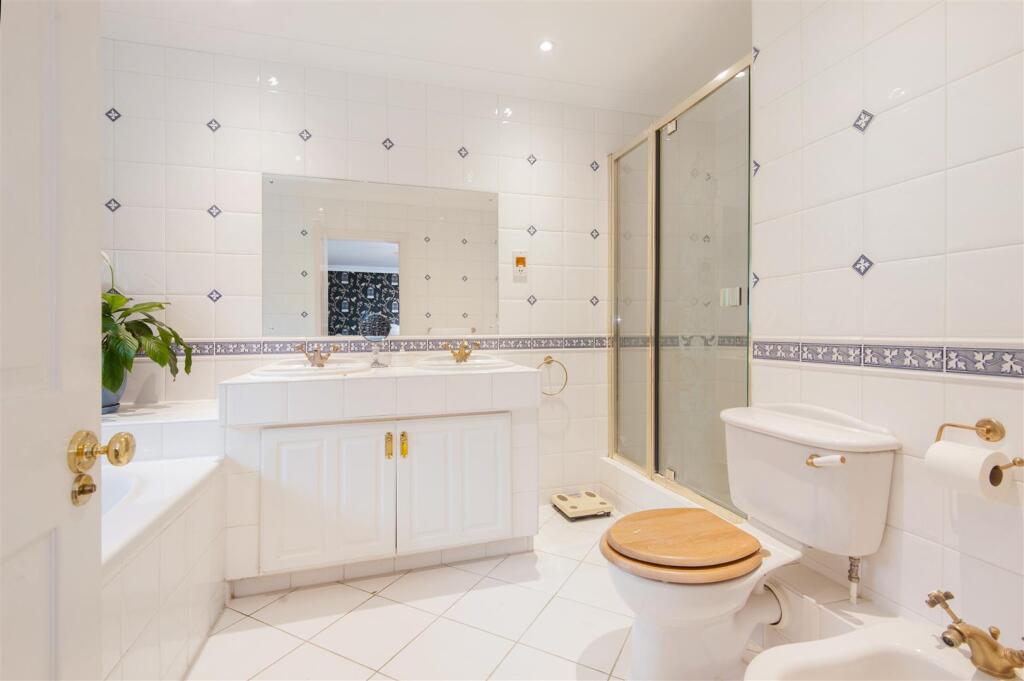 Master Bedroom Ensuite