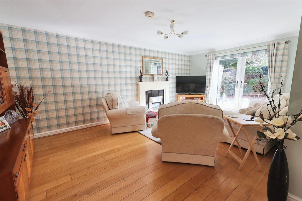 Marshall Close Calverton, Nottingham, NG14 6RE