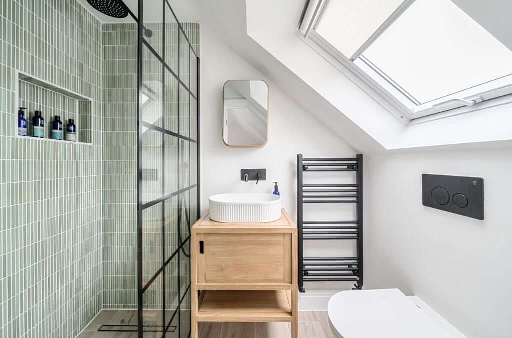 1302093-6-683ec3c...