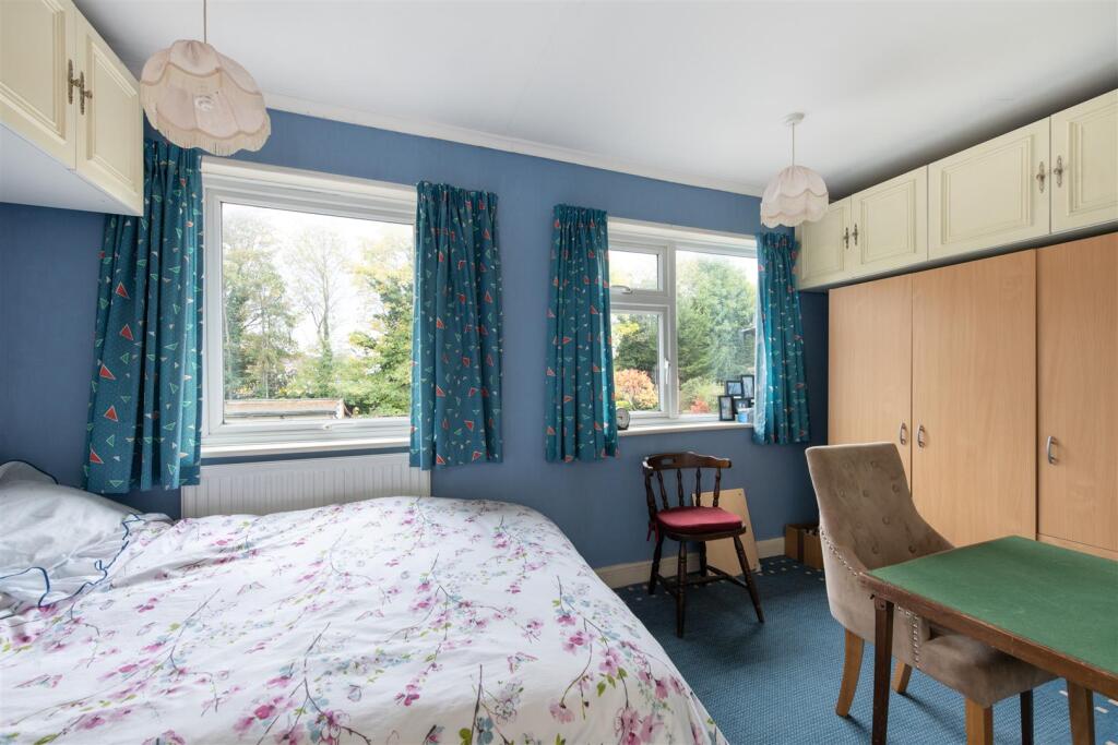 Ryhope Road, London, N11