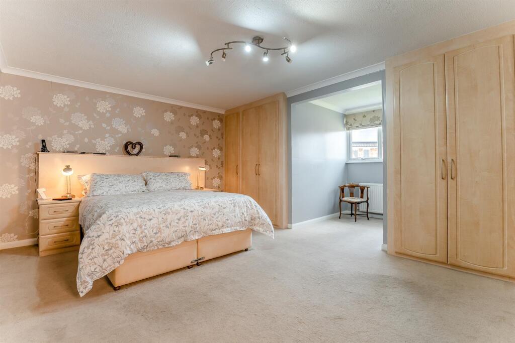 8644419-interior10.jpg
