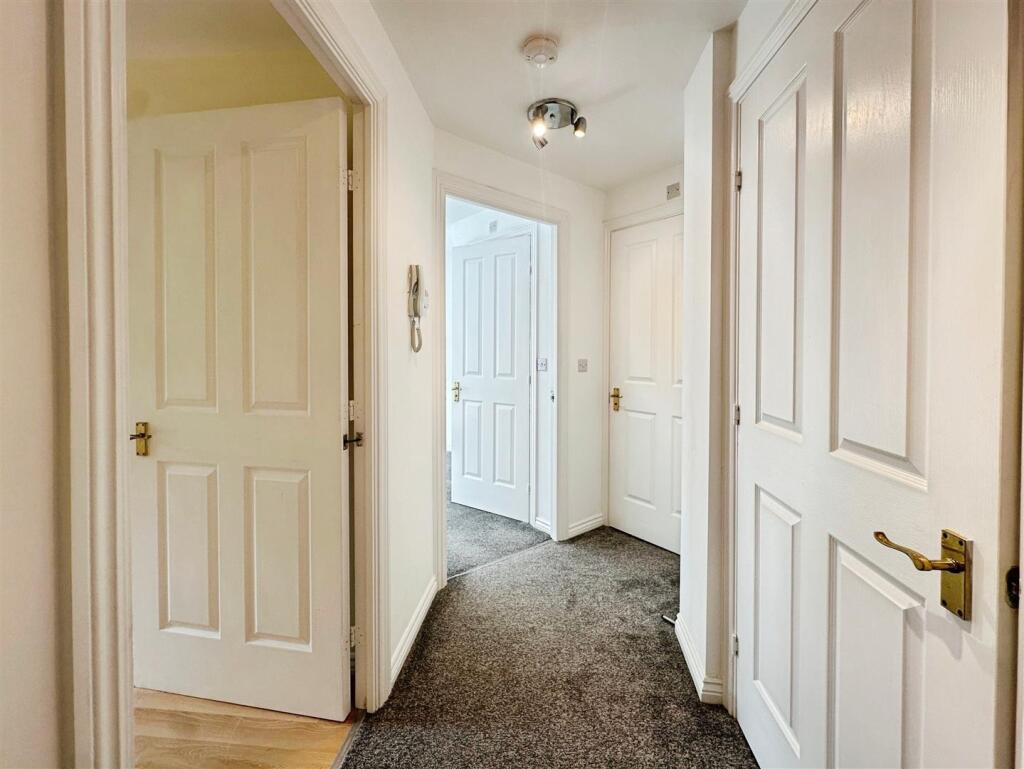 d6cffae4--4B12-A6FC-E87F62375181-20708-00002674476