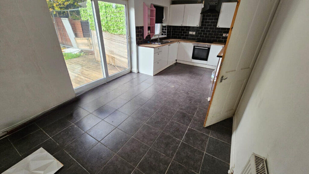 Dulverton Place, Beeston, Leeds, LS11 0LB