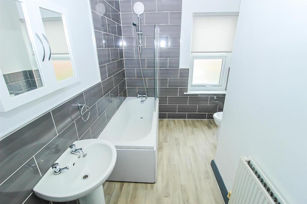 BATHROOM/W.C.