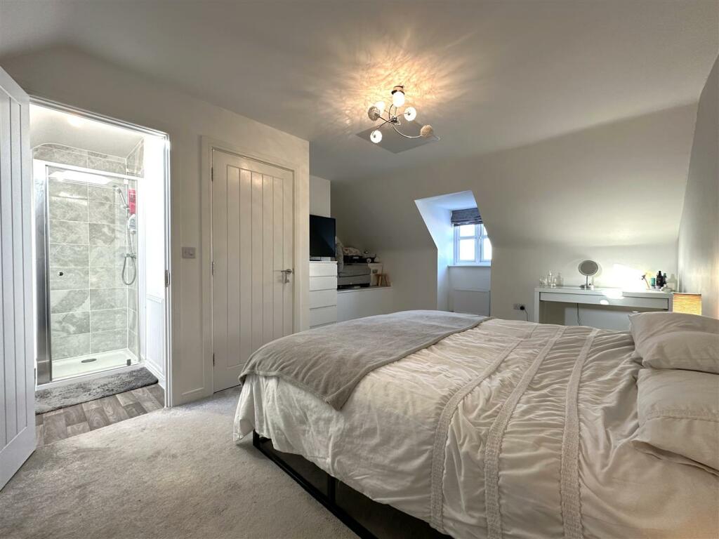 Bedroom One Into En-Suite 653