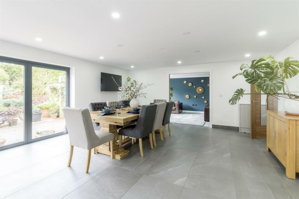 6 Shilton Lane, Bulkington