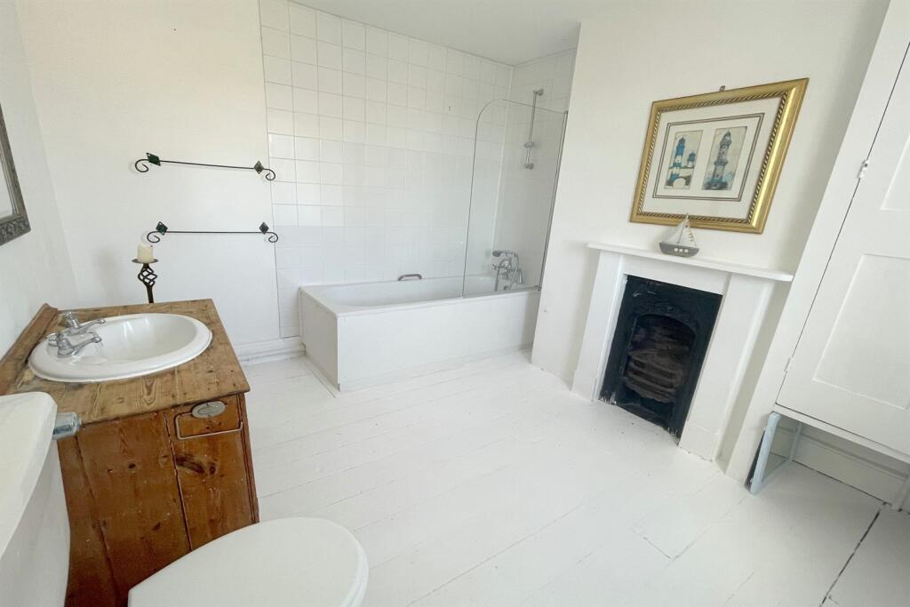 Large bathroom with 