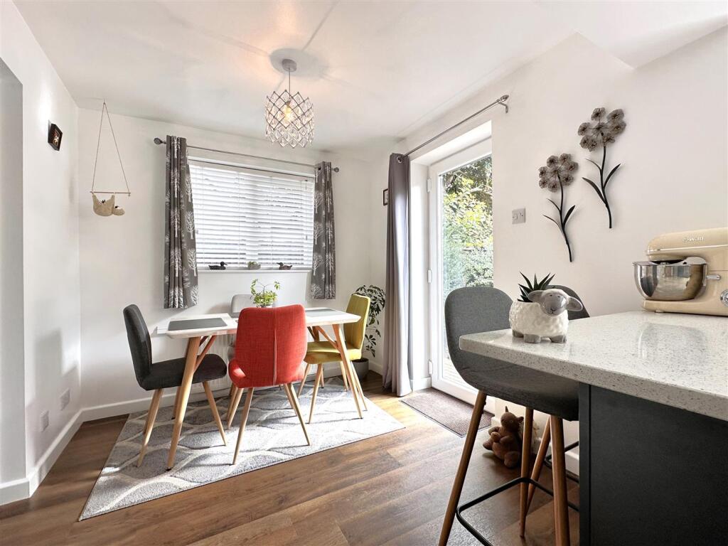 Living/Dining Area 789