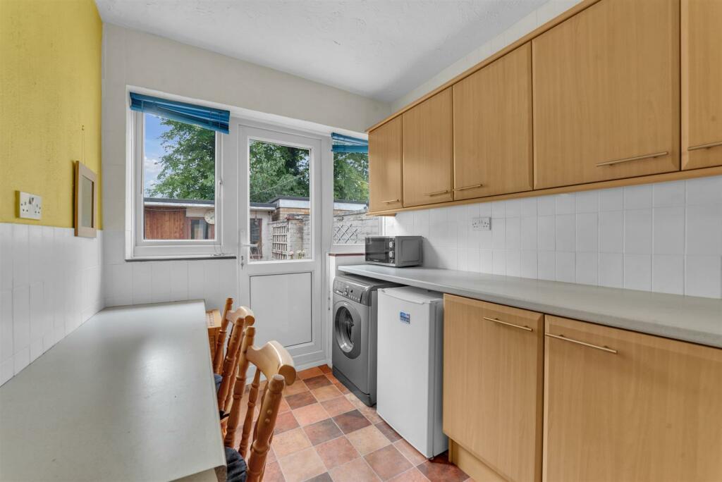 Kitchen / Breakfast Room
