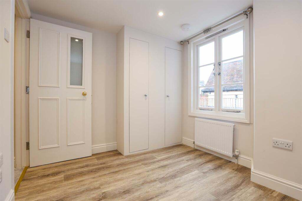 8 Guildhall Street [Bedroom Five].jpg