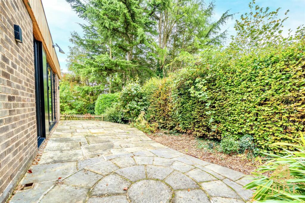 8 Fern Close, Bramcote, Nottingham, NG9 3DF